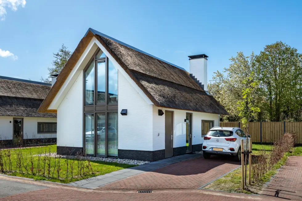 achterzijde met parkeerplaats putter prestige