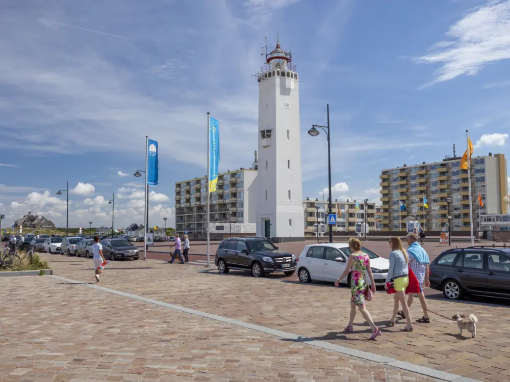 boulevard Noordwijk met vuurtoren